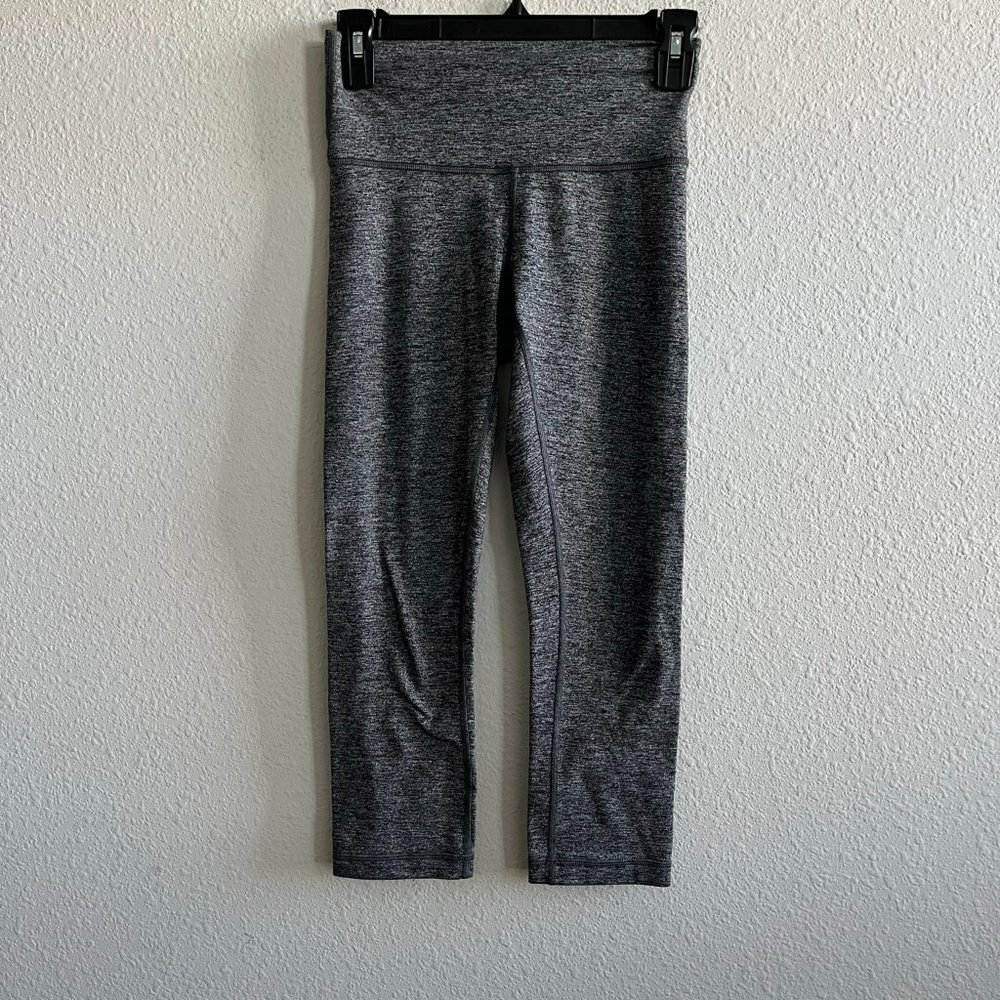 Lululemon Women's High Rise Leggings 6 Wunder Gray Cropped Size 2